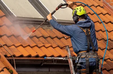 Démoussage et hydrofuge de toiture à Géfosse-Fontenay