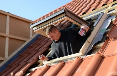 Pose de fenêtres de toit Velux à Géfosse-Fontenay